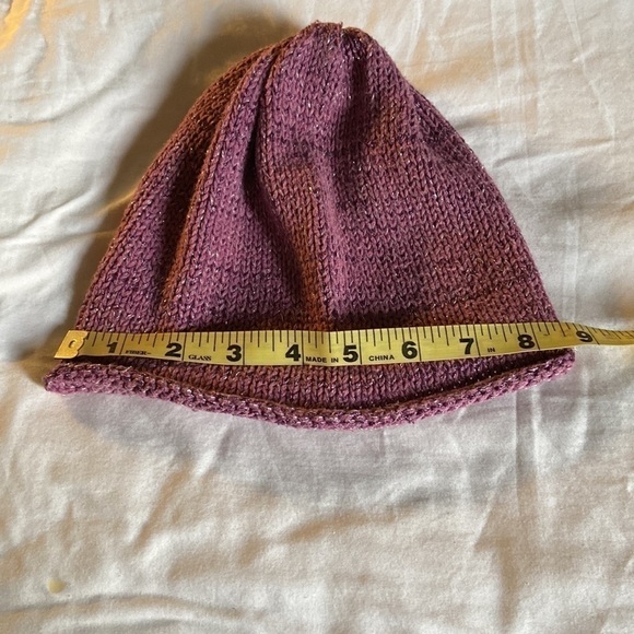 🦄 PURPLE Rolled Edge Beanie with Metallic Threading - Picture 6 of 9